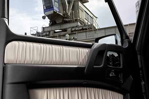 Mercedes-Benz - Mercedes-Benz G-Class G 500 special Edition Select Interni della portiera