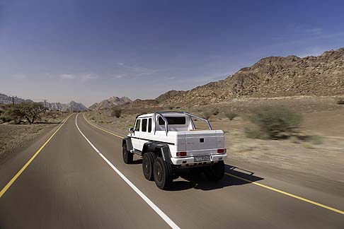 Mercedes-Benz - l ruggito di questo veicolo proviene dal motore V8 biturbo, realizzato dallo specialista tedesco in grado di erogare 544 CV di potenza e una coppia pari a 760 Nm.