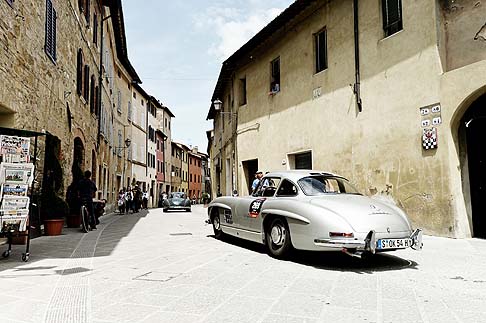 Mercedes-Benz - La tappa finale del 18 maggio porter da Roma a Brescia per Viterbo, Siena, Firenze, Bologna, Maranello, Modena e Cremona. A Brescia, il 19 maggio si terr la premiazione del vincitore.