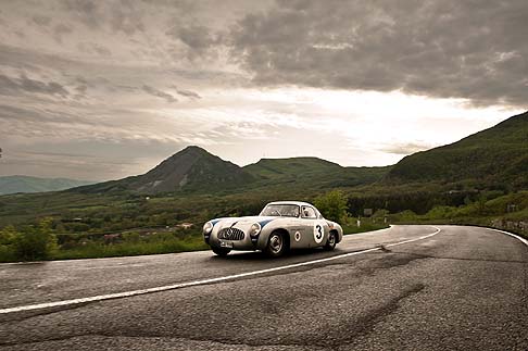 Mercedes-Benz - In contemporanea con la Mille Miglia, al Museo di Santa Giulia di Brescia, Daimler Art Collection presenter dal 7 marzo al 30 giugno una mostra incentrata su oltre 230 capolavori.