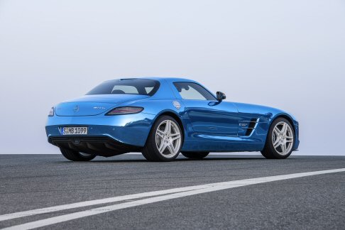 Mercedes - Linnovativo sistema di propulsione della SLS AMG Coup Electric Drive garantisce un piacere di guida completamente nuovo.