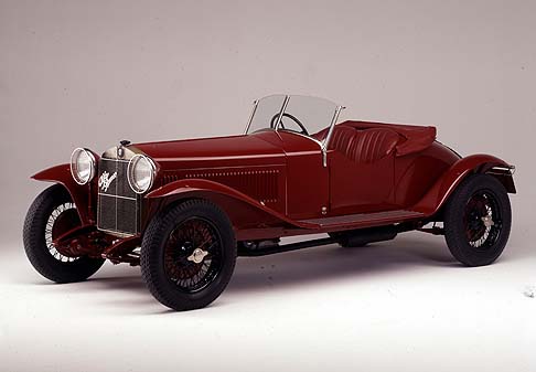 Alfa Romeo - Tra le 430 vetture in gara, le tre vetture di Alfa Romeo spiccano per il loro ricco bagaglio storico. In particolare, la 6C 1500 Super Sport del 1928 (carrozzeria Stabilimenti Farina)  il primo modello da turismo dellera Jano.