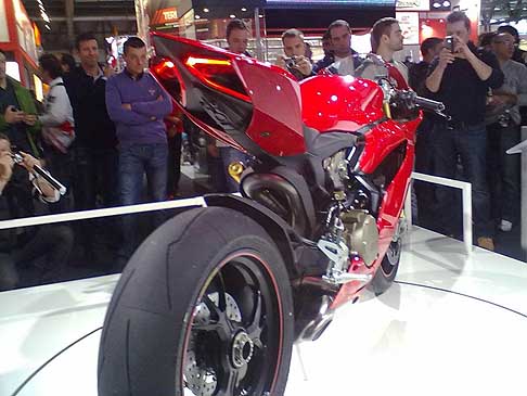 Ducati - Moto Ducati Panigale presentata in anterpima allEicma