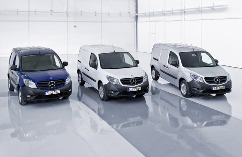 Mercedes-Benz - In dettaglio, la nuova Classe B alimentata a metano consente un risparmio pari al 50% rispetto ad una vettura di pari segmento e potenza, ma alimentata a benzina.