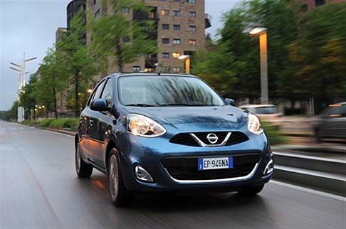 Nissan - La versione base Visia offre: chiusura centralizzata a distanza, finestrini anteriori elettrici, servosterzo elettrico, cerchi da 14 pollici e dispositivi di sicurezza con airbag frontali.