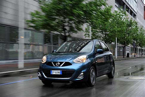 Nissan - In abbinamento alle unit viene proposto un cambio manuale a cinque rapporti con trazione anteriore o, in opzione, il cambio CVT a variazione continua di ultima generazione.