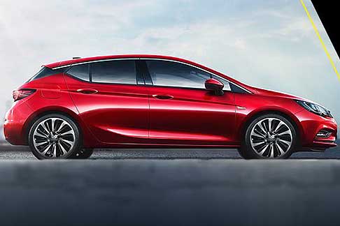 Opel - Il nuovo modello della Opel Astra MY 2016 si ispira molto al concept car Monza ma  molto pi leggero del 20% di peso