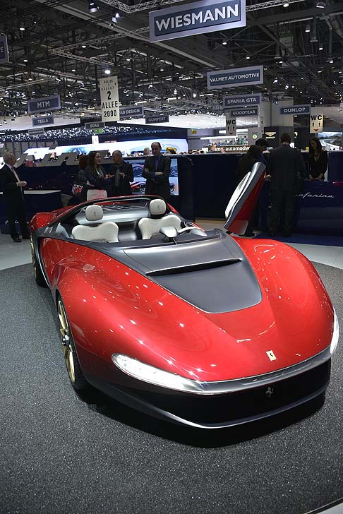 Pininfarina - La Sergio si distingue per uno stile semplice e limpido, proporzioni estreme, un volume anteriore dinamico. 