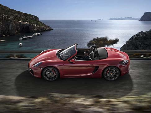 Porsche - Le sportive pi potenti e dinamiche della gamma Porsche, Boxster GTS e Cayman GTS, si apprestano al debutto sulle strade, previsto a partire da maggio 2014. 