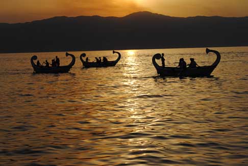 Reggio Calabria - Regata del Mediterraneo sul lungomare di Reggio Calabria con le imbarcazione a fine gara