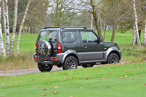 Suzuki - Per celebrare levoluzione del suo celebre 4x4, Suzuki presenta anche una versione dedicata, come la Jimny Ar Limited Edition, serie speciale di 100 esemplari.