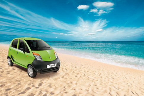 Tata - Tata Nano 2012 offre interni pi accoglienti, ora per quattro occupanti, e ricchi di optional. 