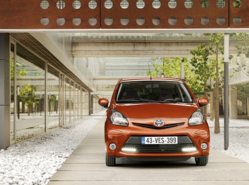 Toyota - In occasione del lancio, Toyota offre alla propria clientela la garanzia 3 anni/ 100.000 km. Aygo  inoltre accompagnata da copertura assicurativa contro la corrosione valida per 12 anni. 