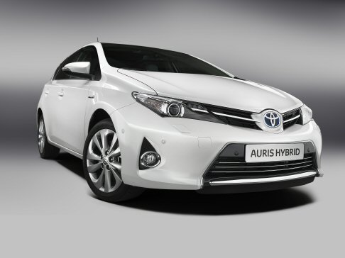 Toyota - Le nuove Toyota Auris Hybrid, Auris Hybrid Touring Sports e Toyota Verso debuttano al Salone di Parigi per rimarcare le loro ambizioni, accompagnate anche dalla nuova Yaris Trend e da unesclusiva linea accessori TRD Performance dedicata alla GT86.