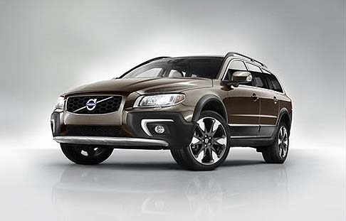 Volvo - Pi robusta e affidabile in ogni condizione stradale la nuova Volvo XC70 offre la trazione integrale e il sistema opzionale Hill Descent Control.