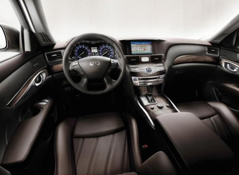 Infiniti M 2011