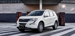 Mahindra XUV500 2017