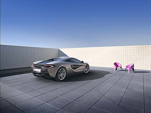 McLaren 570S Coup