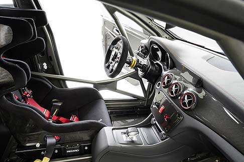 Mercedes-Benz CLA 45 AMG Racing Series 