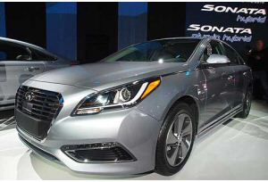 Hyundai Sonata, presentate due versioni ibride a Detroit