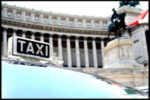 Nuova diatriba per i Taxi: Alemanno scende in campo