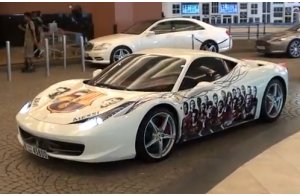 Una Ferrari 458 Italia che tifa Barcellona