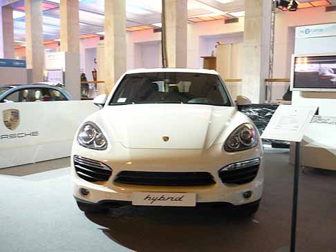 Porsche - Prova di guida della Porsche Cayenne Hybrid a cura di Automania