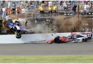 Franchitti vincitore della 500 Mille Indianapolis