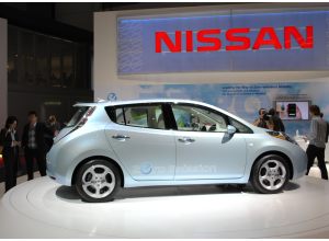 Lelettrica Nissan Leaf auto dellanno 2011