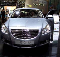 Opel Insignia premiata auto dellanno 2009