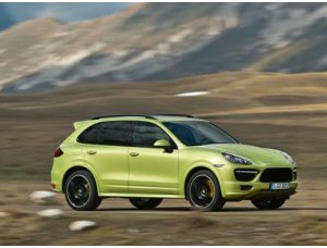 Porsche Cayenne GTS, pi dinamismo per il suv di Stoccarda