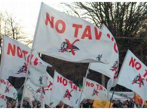 No Tav, protesta nellalbergo della polizia