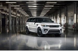 Range Rover Sport Pack Stealth debutta al Festival of Speed di Goodwood 