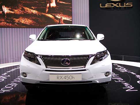 Salone di Ginevra Lexus