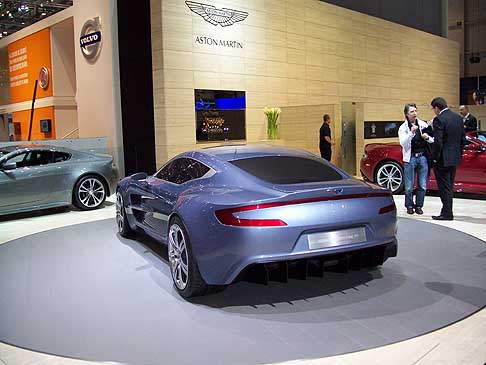 Salone di Ginevra Aston Martin