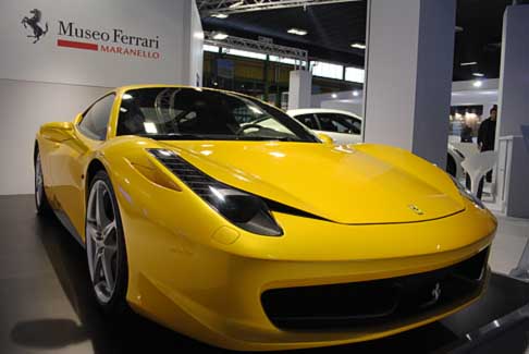 Fiat -  Tra le numerose iniziative in campo nelledizione 2012 del Motor Show di Bologna, spazio anche al lusso con le icone riconosciute dellesclusivo mondo delle supercar. 