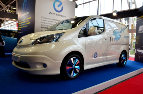 Nissan - nuovo veicolo commerciale 100% elettrico Nissan E-NV200