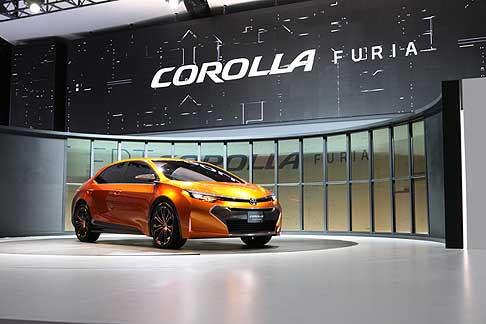 Toyota -  Anticipazione stilistica della prossima generazione della Toyota Corolla, la show car di Detroit, Toyota Corolla Furia Concept si caratterizza per dettagli estetici inediti esaltati dalla brillante livrea di colore arancio Fuego Furioso. 