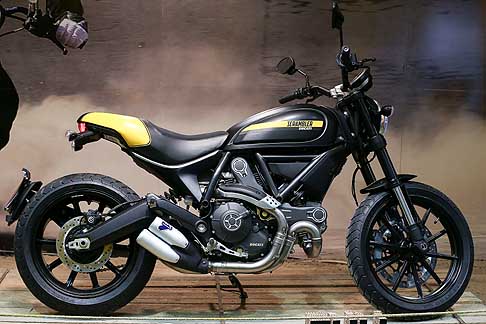 Ducati - Ducati Scrambler si tratta soprattutto di una moto contemporanea che esprime in modo inequivocabile la pura essenza del motociclismo