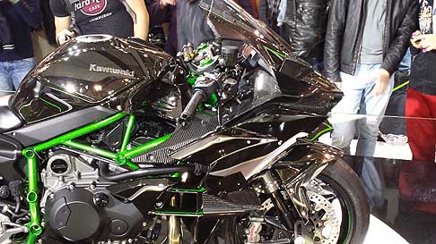 Kawasaki - Kawasaki Ninja H2R supercharged motorcycle