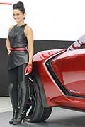 Hostess Nissan Gripz Concept al Francoforte Motor Show 2015