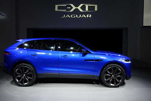 Jaguar - Jaguar C-X17 Concept prevede sia motori a benzina che motori diesel