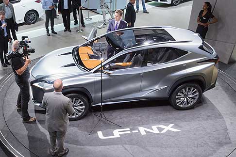 Lexus - Lexus LF-NX Concept per una nuova generazione di Suv compatti