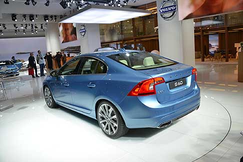 Volvo - A tenere buona compagnia nello stand di Francoforte allinedita Volvo Concept Coup troviamo, inoltre, i nuovi modelli Volvo S60, V60 e XC60.