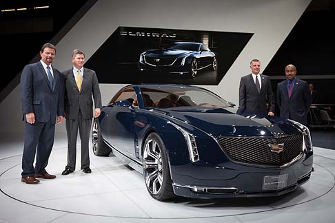 Cadillac - Cadillac espone nellarea espositiva dedicata allinterno del Salone di Francoforte due premiere europee: la concept coup Elmiraj e la CTS, la nuova berlina della gamma che entra nel mercato delle medie di lusso.