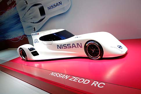 Nissan - Lo stand di Nissan vede la presenza anche della racing car ZEOD RC, vettura rivoluzionaria alimentata unicamente a batteria elettrica, 