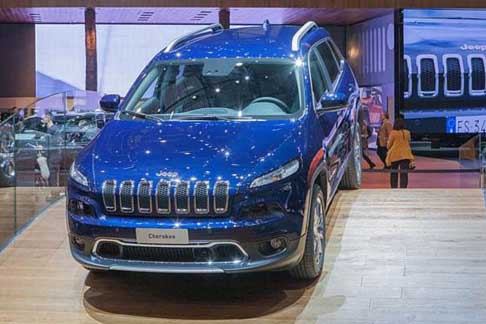 Jeep - Jeep Cherokee limited edition equipaggiato con motore turbodiesel da 2,0 litri e cambio automatico a 9 marce