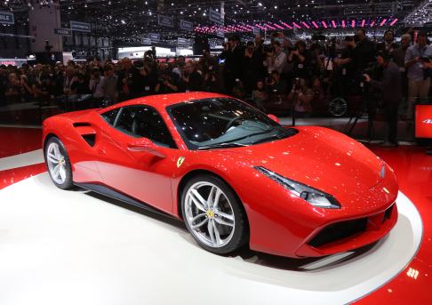 Ferrari - Ferrari 488 GTB dotata di un motore a 8 cilindri posteriore-centrale da 3902 cc sovralimentato