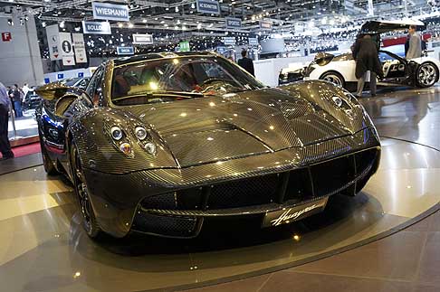 Pagani - Il Bolide Pagani Huayra Carbon Edition al Salone di Ginevra 2012