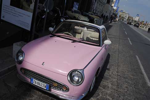 Gran Premio di Bari 2013 - Auto pink figura al Gran Premio di Bari 2013